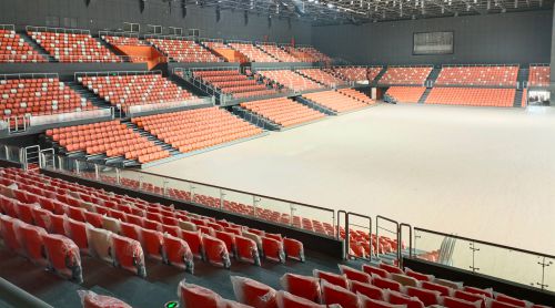 場館座椅的“骨骼”之謎：吹塑 vs 注塑，為何征途座椅選擇氣輔注塑？?